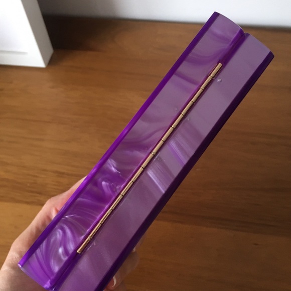 Acrylic purple clutch - Picture 6 of 6